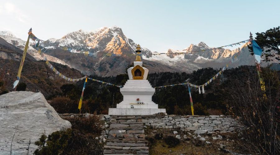 Retraites de méditation Himalaya 2026 : le boom spirituel